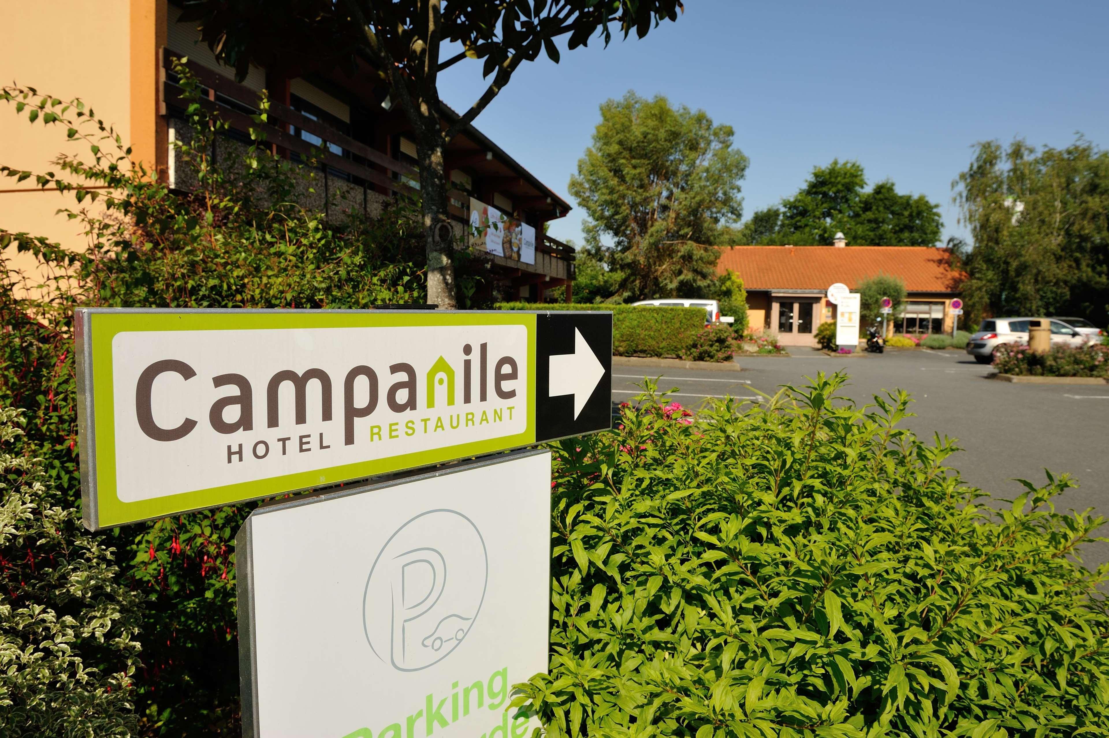 Campanile Cholet Hotel Exterior foto