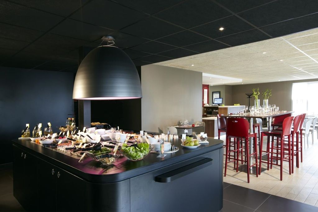 Campanile Cholet Hotel Restaurant foto